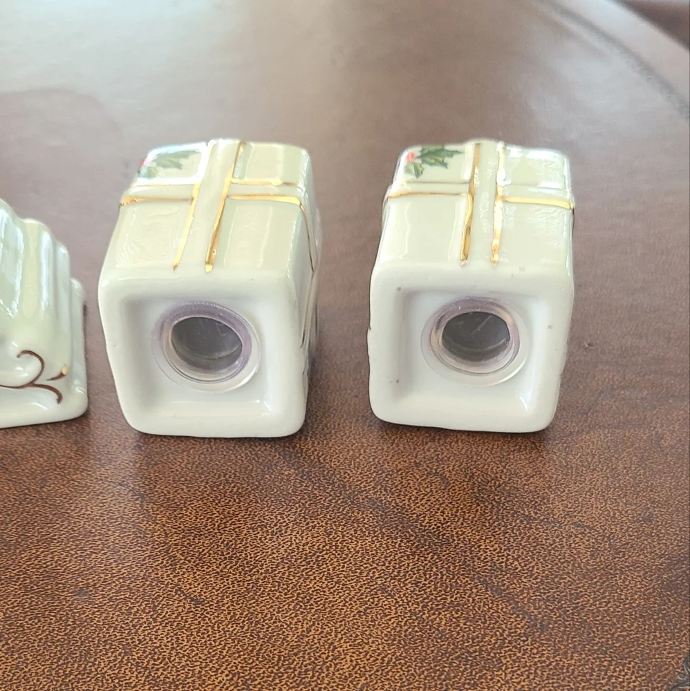 Sleigh salt and pepper set with original box